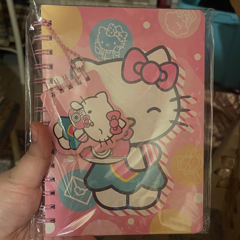 Hello kitty notepad - Picture 3 of 4